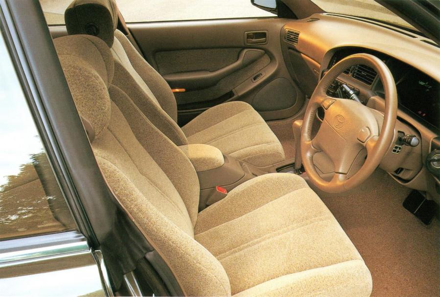  Toyota Vista Hardtop 1992 года  (фото 6 из 9)